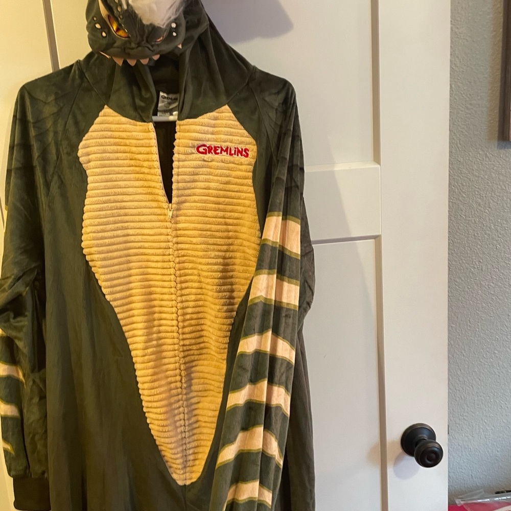 Gremlins Hooded Plush Jumpsuit Zip up Costume from Spirit Halloween Fall - Picture 4 of 10
